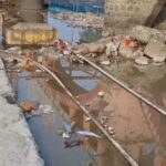 गंगा तल में दिखीं ब्रिटिश कालीन रेल पटरी